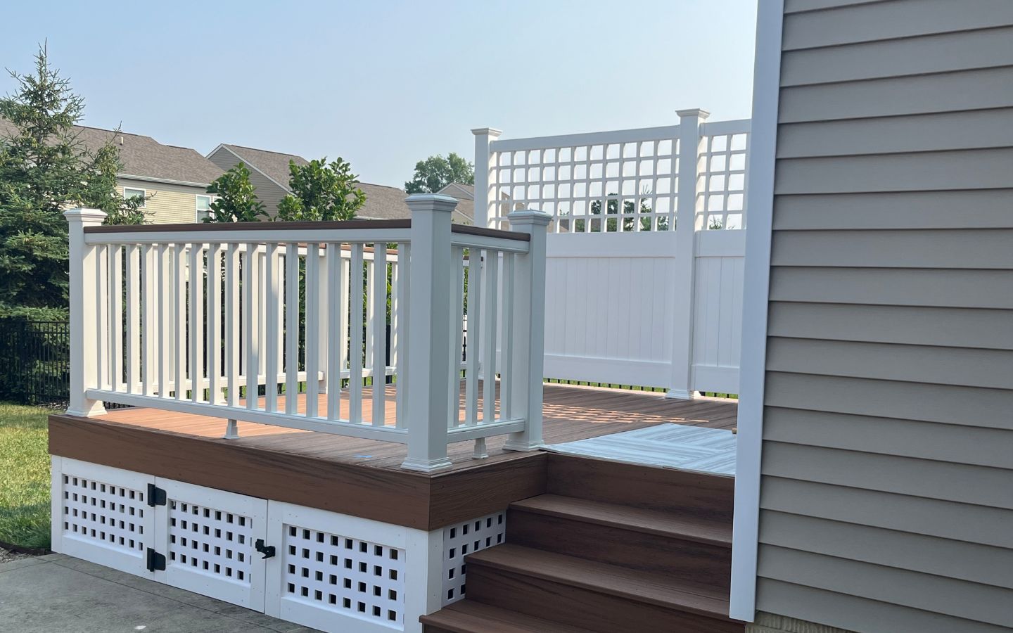 Columbus OH new deck with rail